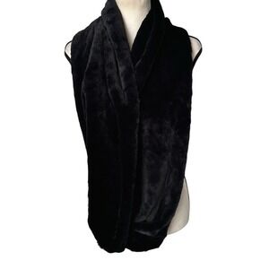 3/$20 💥 West Loop Luxe Black Faux Fur Infinity Scarf Cozy Cabincore Winter NWOT